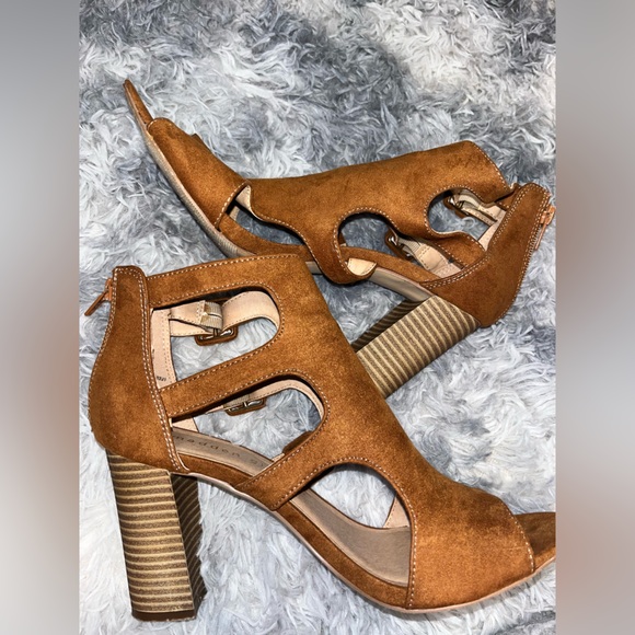 Madden Girl Beatrik Sandals - Picture 4 of 11